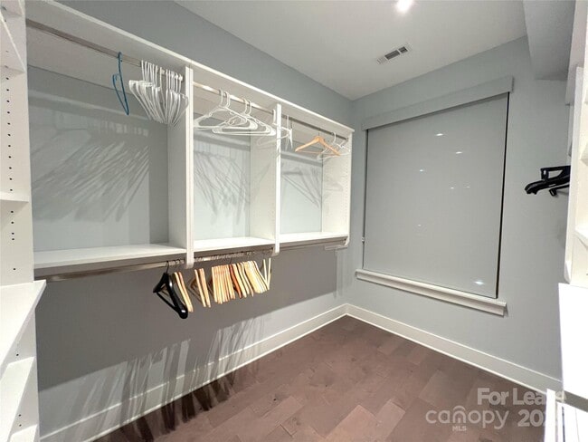 Building Photo - 211 Doggett St