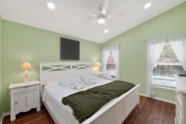 Building Photo - 165 Scrub Jay Way