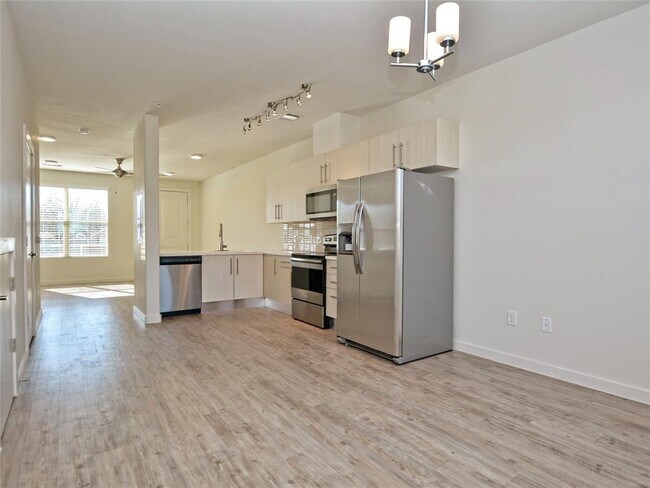 Building Photo - 7805 Cooper Ln