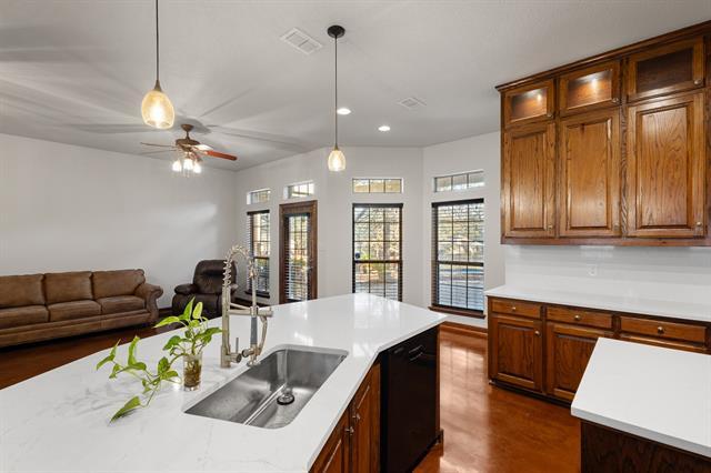 Building Photo - 19 Shady Creek Ln