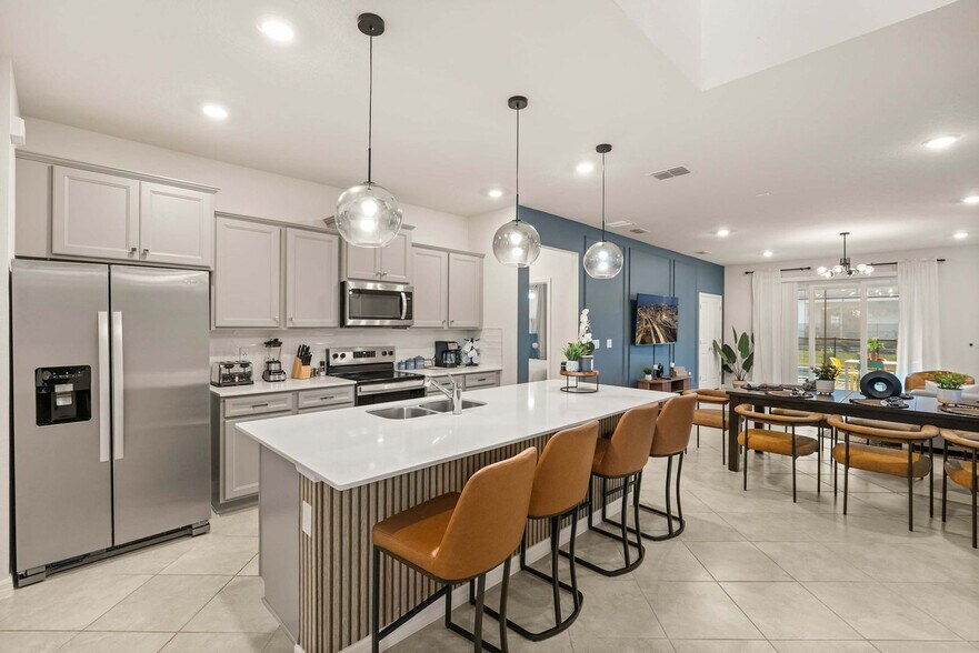 Building Photo - 15979 Sandy Cliffs Dr