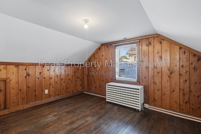 Building Photo - 3022 Grayland Ave