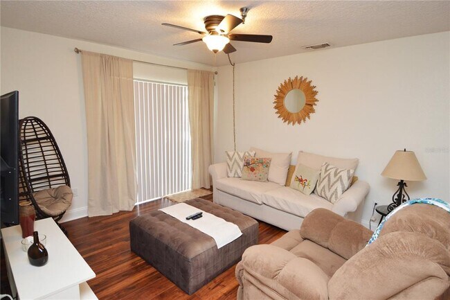 Building Photo - 10263 Gandy Blvd N