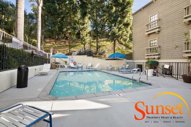 Building Photo - 3975 Hortensia St