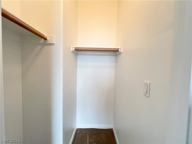 Building Photo - 6164 Bridgeport Hills Ave