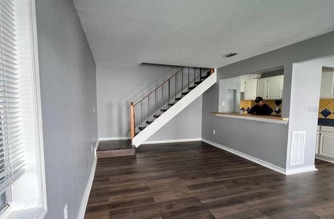 Building Photo - 1829 Bough Ave