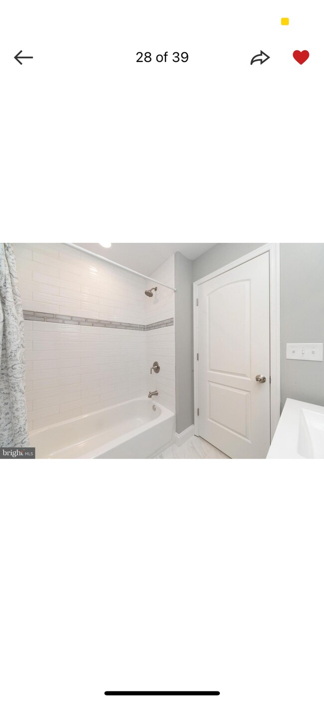 Building Photo - 41 N Linwood Ave