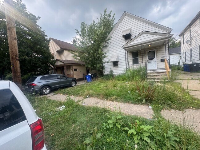 Building Photo - 6401 Gertrude Ave