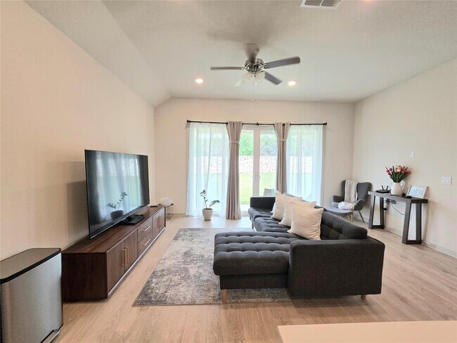 Building Photo - 2041 Rosin Jaw Walk