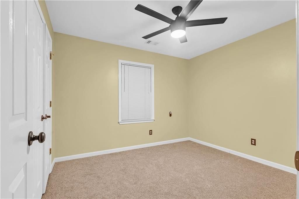 Building Photo - 255 Thornbush Ln