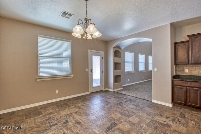 Building Photo - 221 S Stoneside Dr
