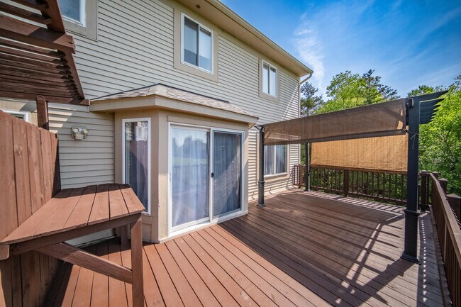 Building Photo - 7878 Greene Farm Dr