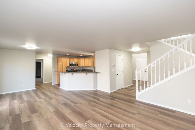 Building Photo - Beautifully Remodeled 4 Bedroom + Office H...