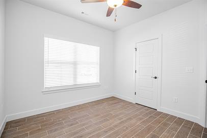 Building Photo - 924 Parker Ln