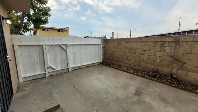 Building Photo - 8031 Fillmore Dr
