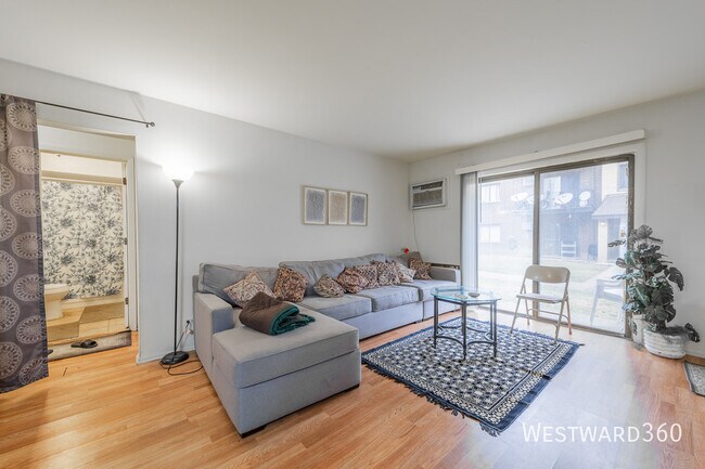 Building Photo - 10409 Dearlove Rd