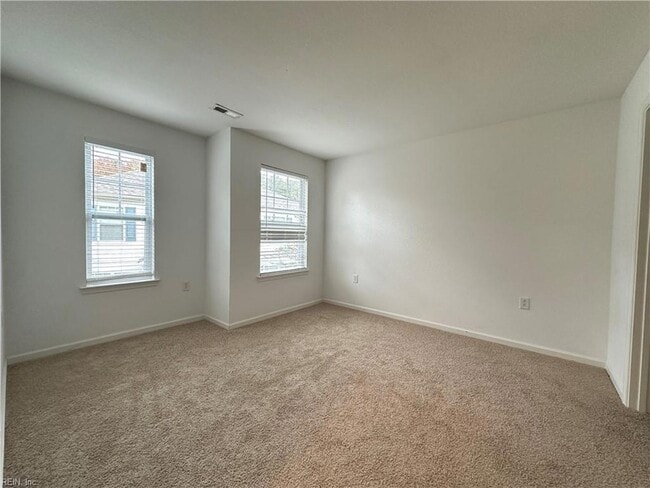 Building Photo - 2802 Rowling Wy