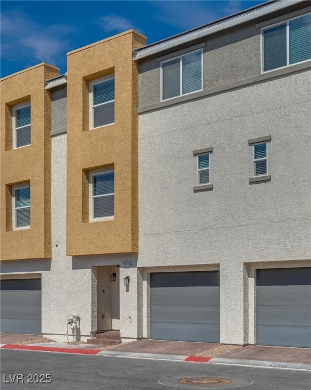 Building Photo - 3800 Enchanted Sky St