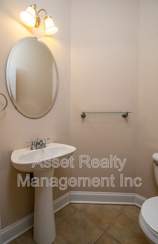 Building Photo - 8334 Bay Gardens Ln