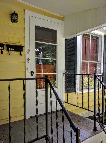 Building Photo - 92 S Main St