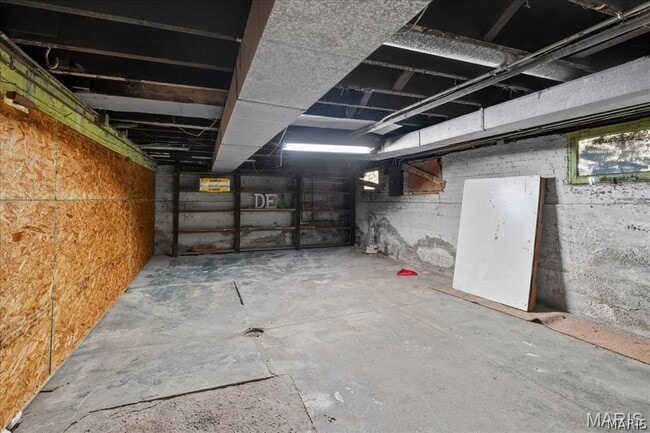 Building Photo - 221 Lebanon Ave