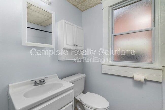 Building Photo - 8896 Alva Ave