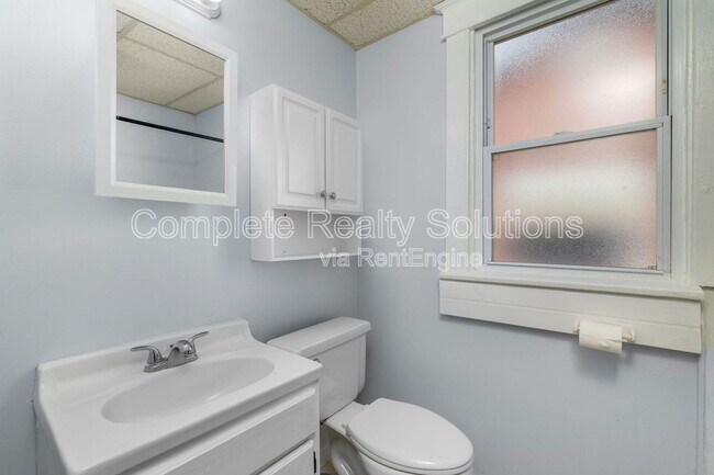 Building Photo - 8896 Alva Ave