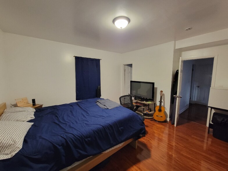 Building Photo - 72 Standish Ave