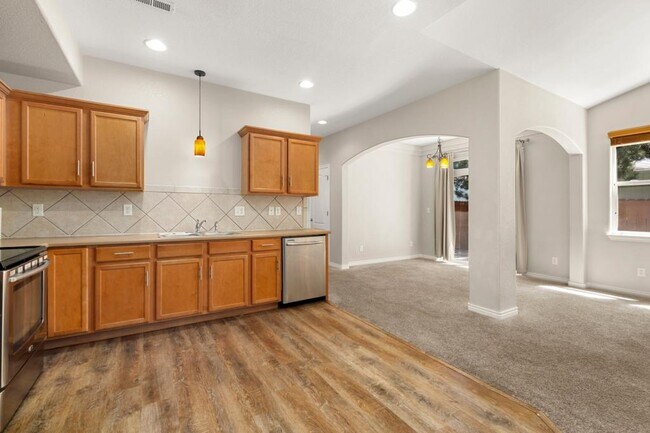 Building Photo - 5551 W 29th St