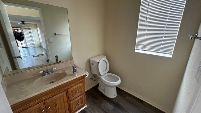 Building Photo - Charming 2-Bedroom Home in Lake Elsinore