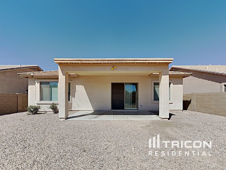 Building Photo - 17601 N Vera Cruz Ave