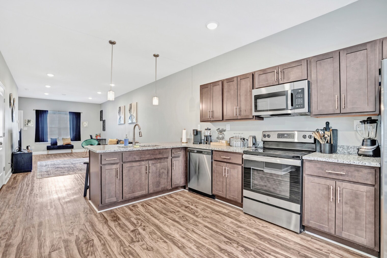 Building Photo - 541 New S Dr