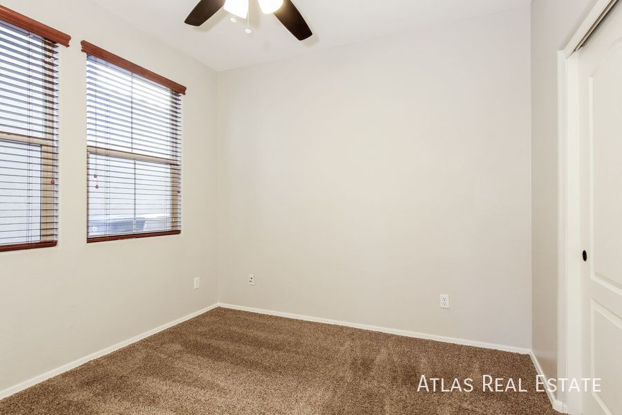 Building Photo - 2873 Claire Dr