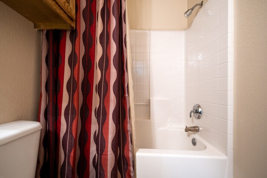 Bathroom 2 - 4530 Steffi Ct