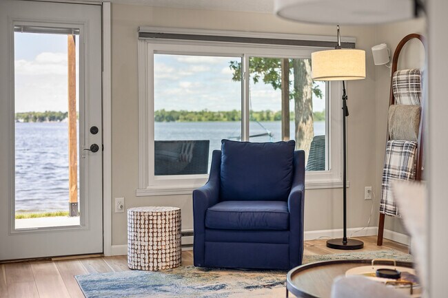 Living Area - 27166 Little Floyd Lake Rd