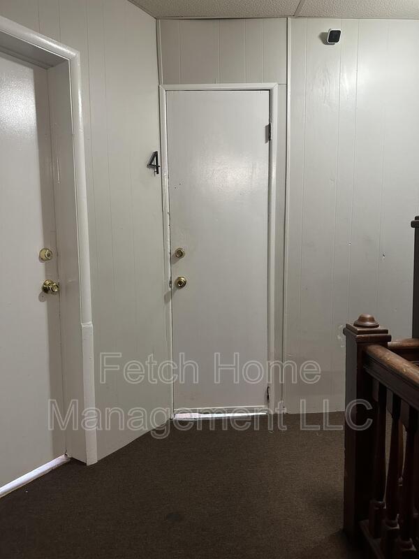 Building Photo - 117 E Main St