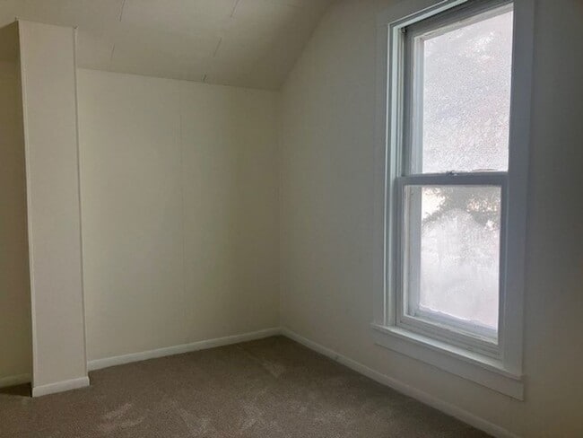 Building Photo - Single Family Home for Rent