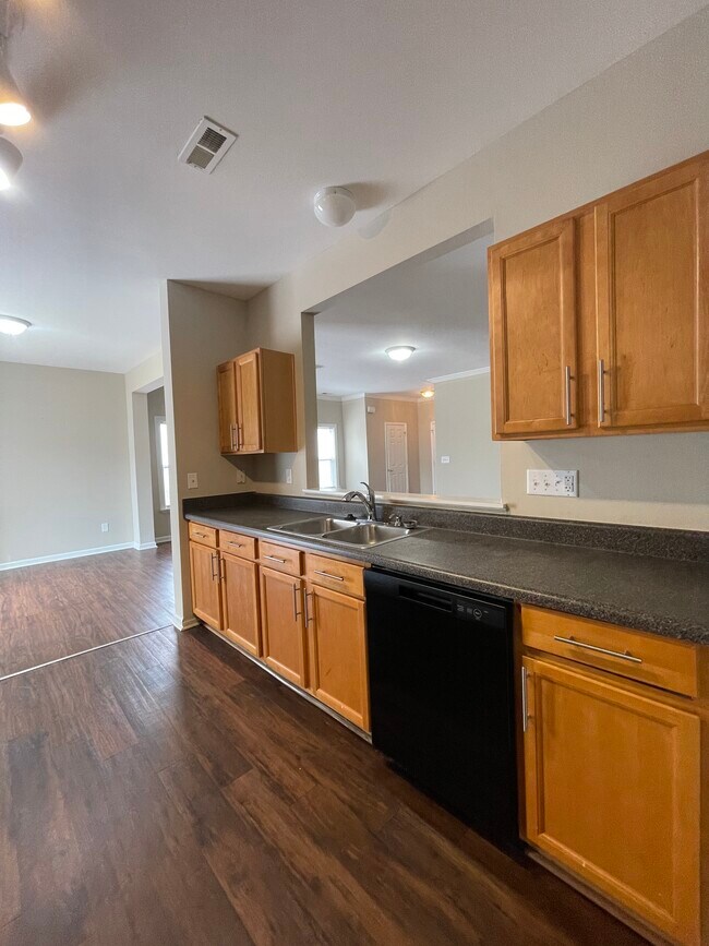 Building Photo - 4323 Leopold Pl