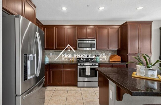 Building Photo - Beautiful 3bd/2.5ba Folsom Home with 2 Car Garage!