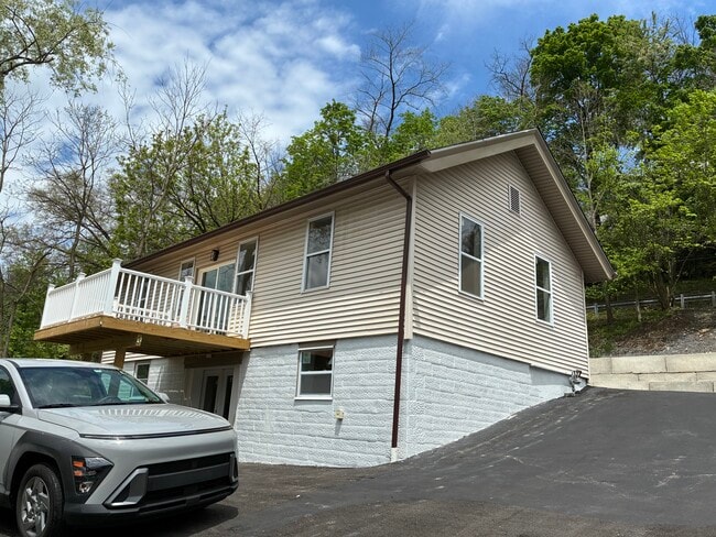 Building Photo - 3409 Evergreen Rd