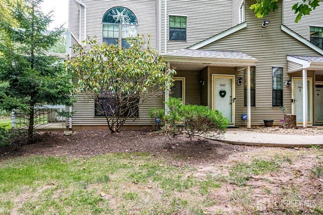 Building Photo - 5001 Stonehedge Rd