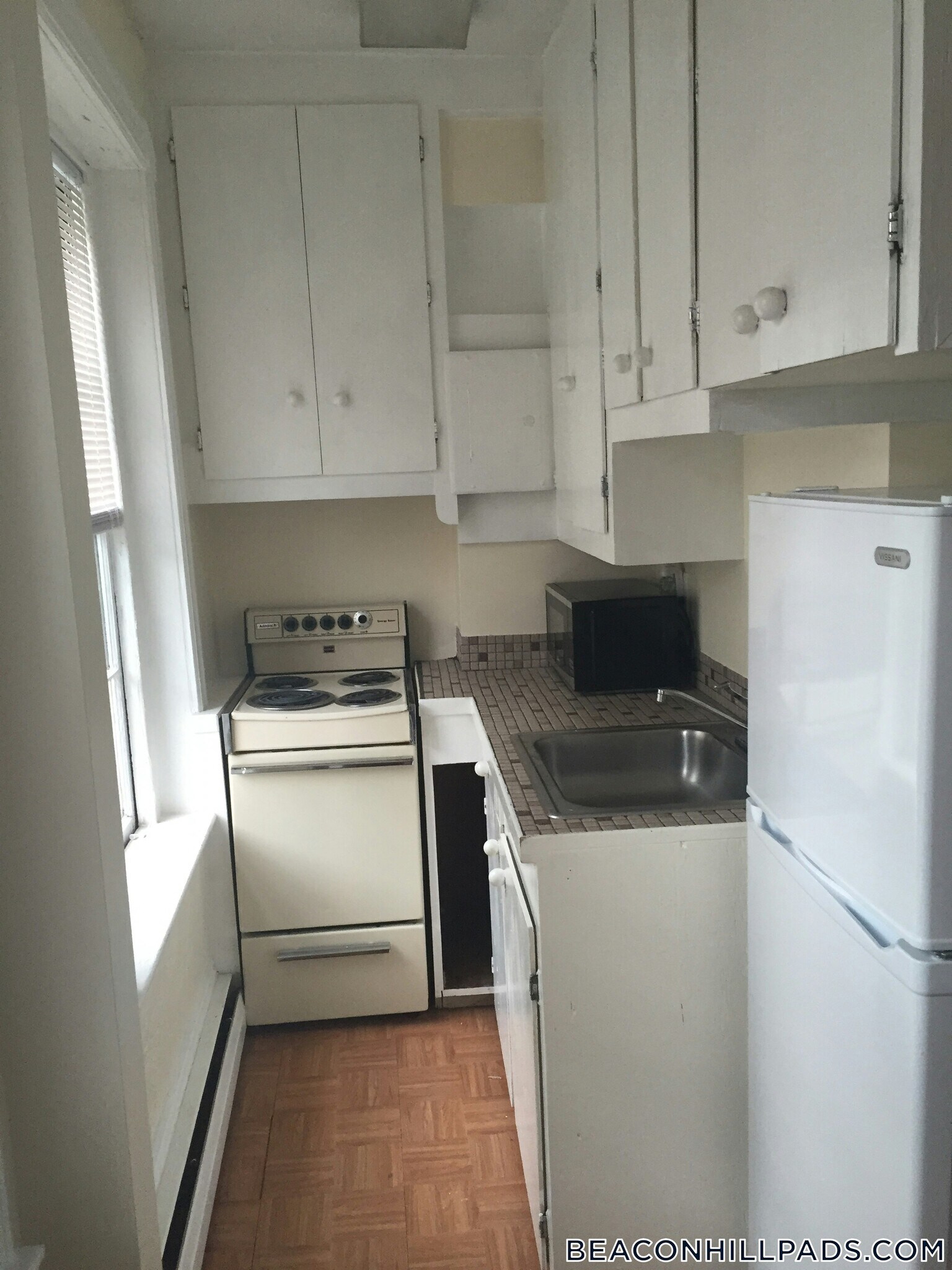 Building Photo - 41 Anderson St