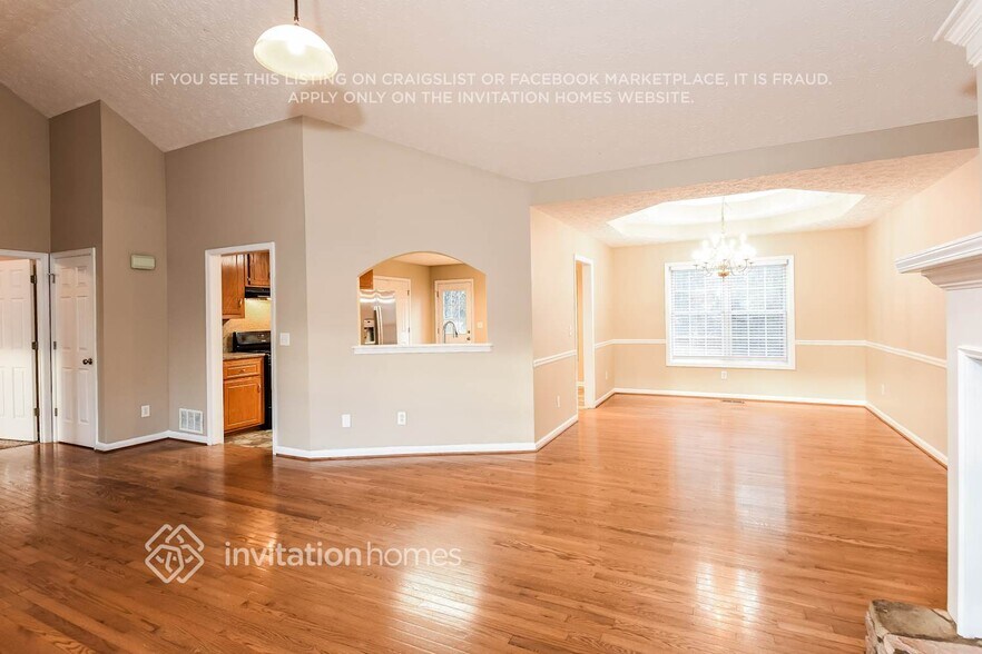 Building Photo - 15 Water's Edge Dr SE