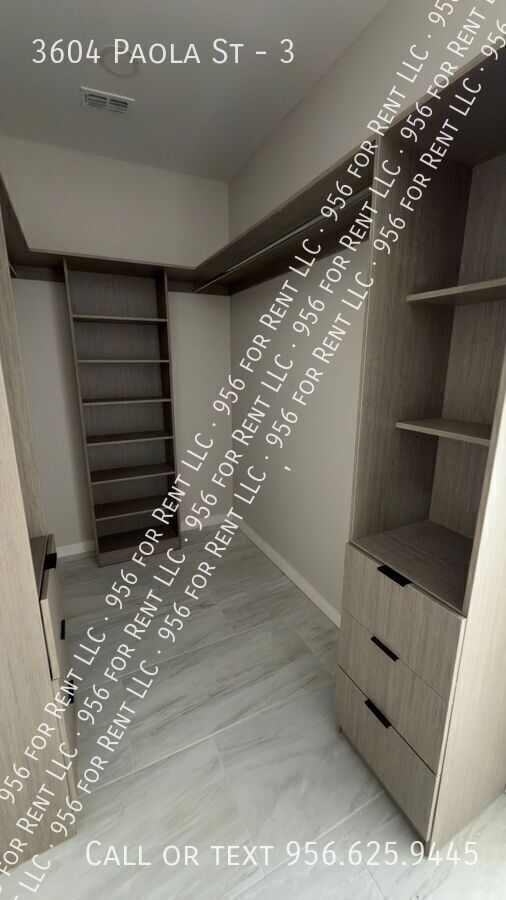 Building Photo - 3604 Paola St