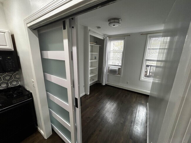 Building Photo - 63 Madison St