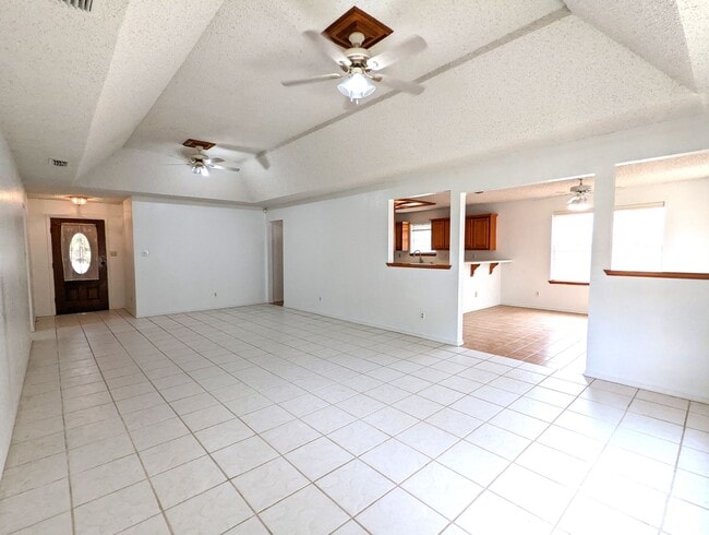 Primary Photo - 2913 Lakewood Ct
