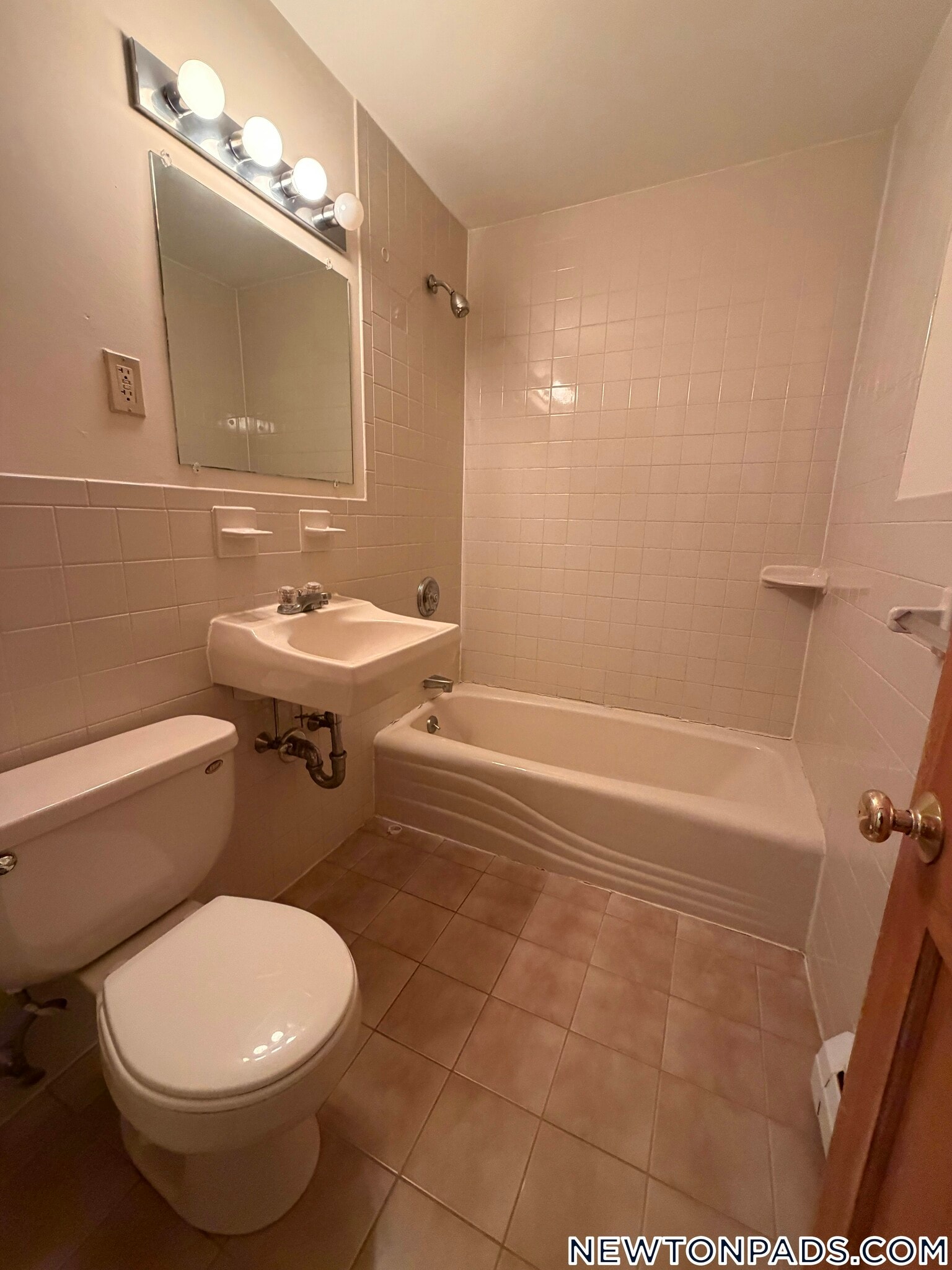 Building Photo - 282 Grove St