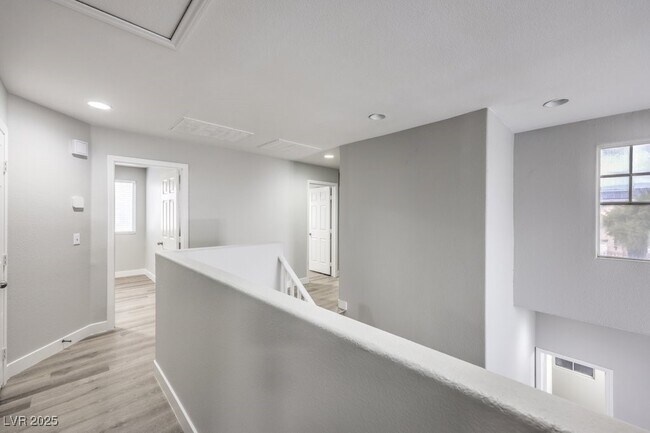 Building Photo - 2919 Cafe Racer Ct