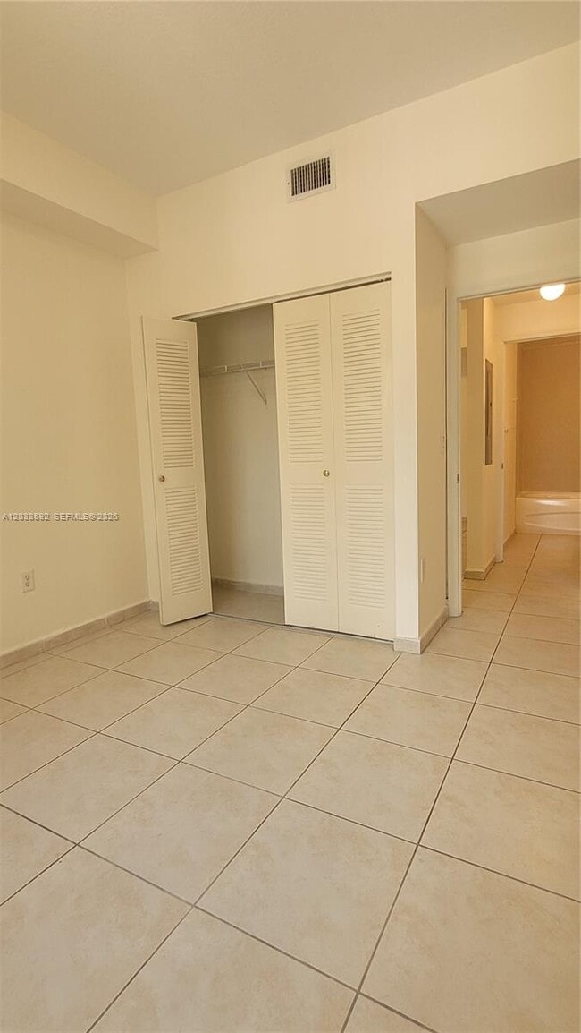 Building Photo - 7280 NW 114th Ave