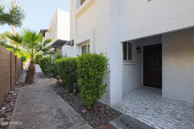 Building Photo - 3640 N 70th St